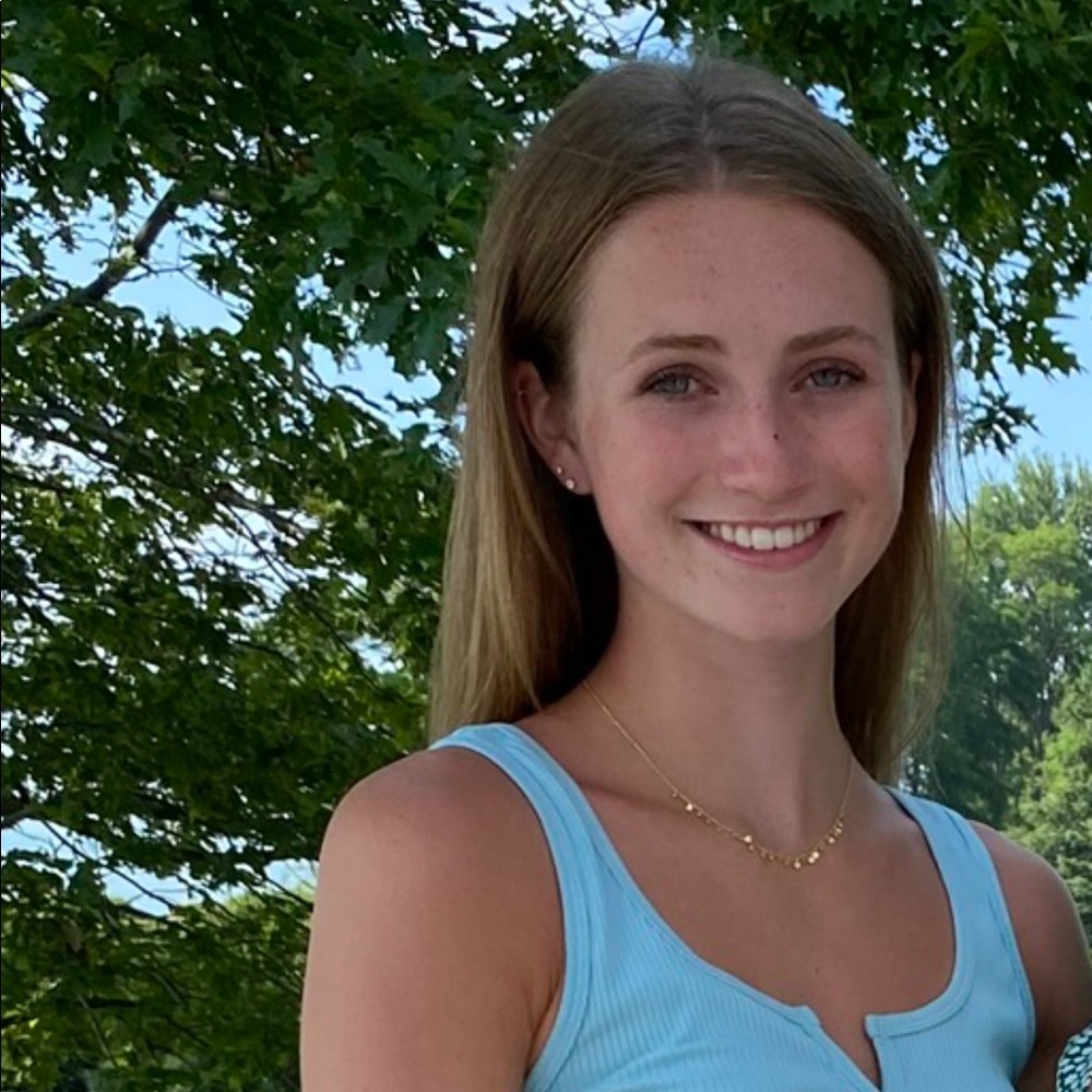 Meet your Posher, Olivia